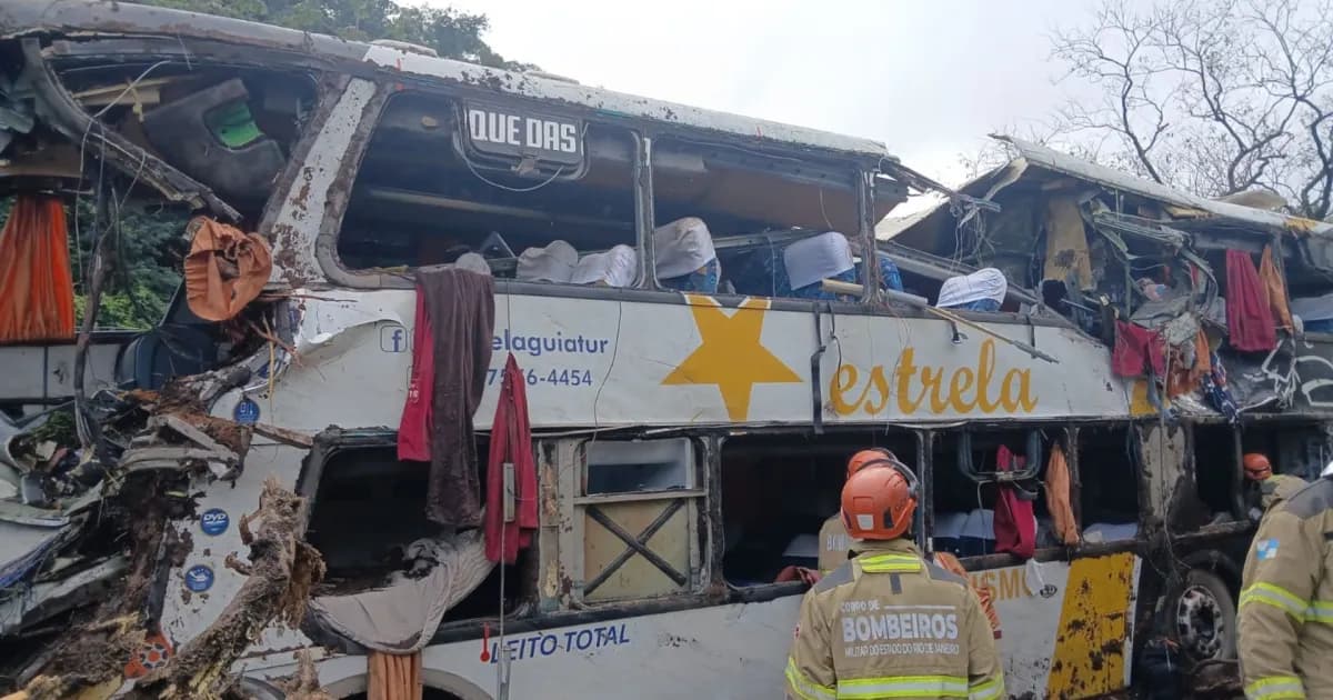 Acidente com ônibus de turismo deixa 10 mortos na Região Serrana do RJ