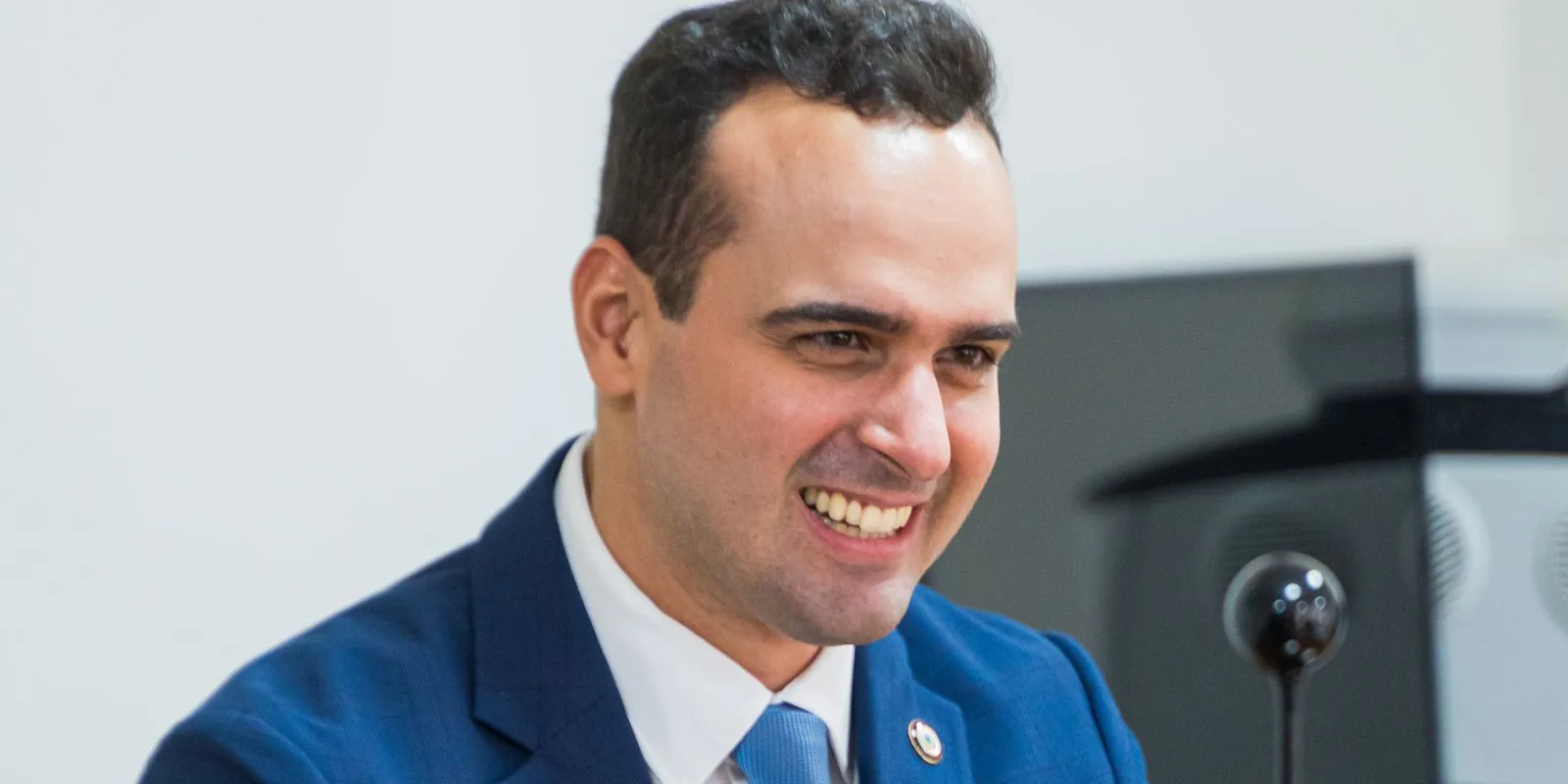 Lucas Ribeiro é reeleito governador da Paraíba no 1º turno