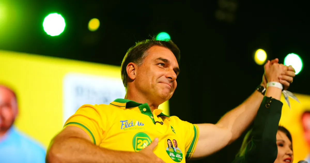 Podemos declara apoio a Flávio Bolsonaro no 2º turno da eleição presidencial