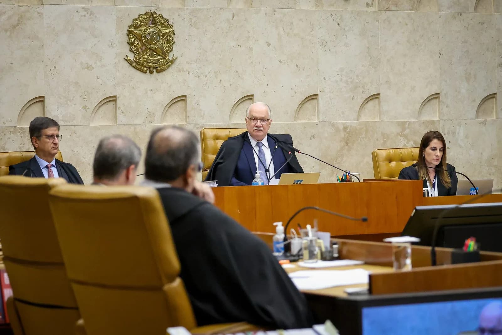 STF cancela sessão plenária em meio a crise sobre comando da PF