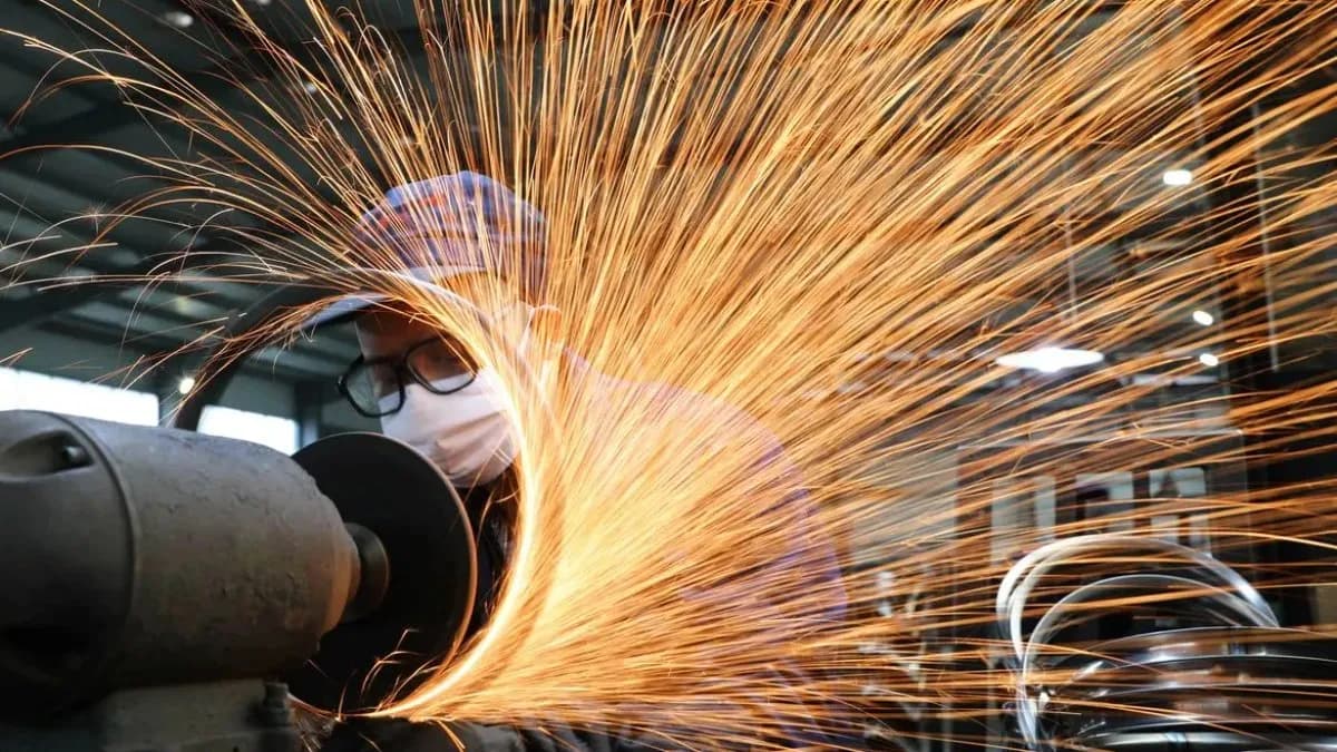 Produção industrial do Brasil recua 1,8% em junho, aponta IBGE