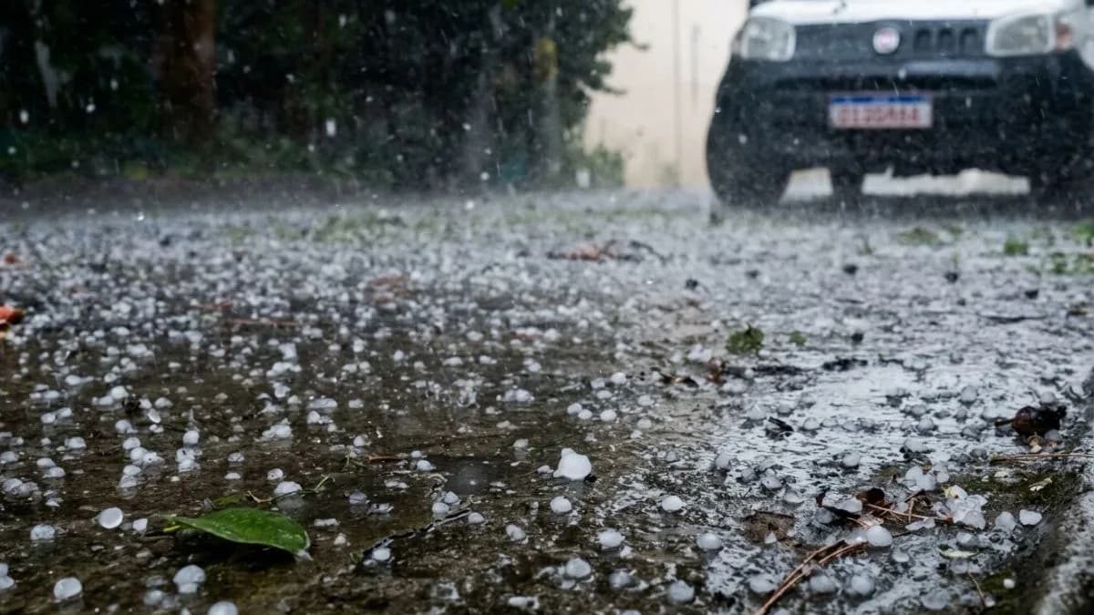 Frente fria provoca temporais, granizo e ventos de até 100 km/h no Rio Grande do Sul
