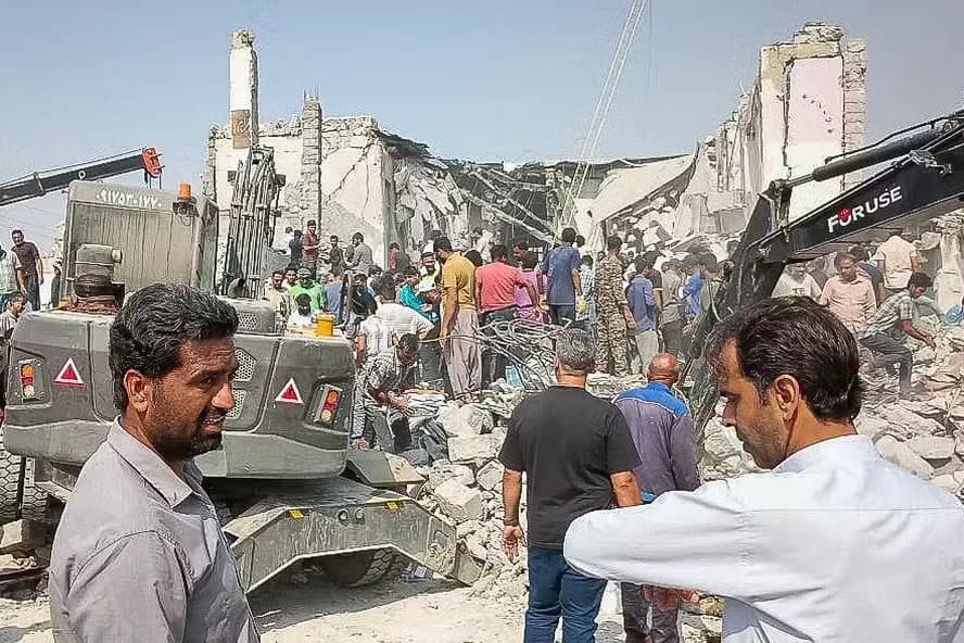 EUA e Irã suspendem bombardeios após 13 dias de conflito no Oriente Médio