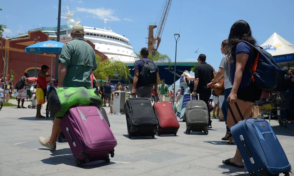 Brasil é o quarto país que mais ampliou turismo internacional, diz OCDE