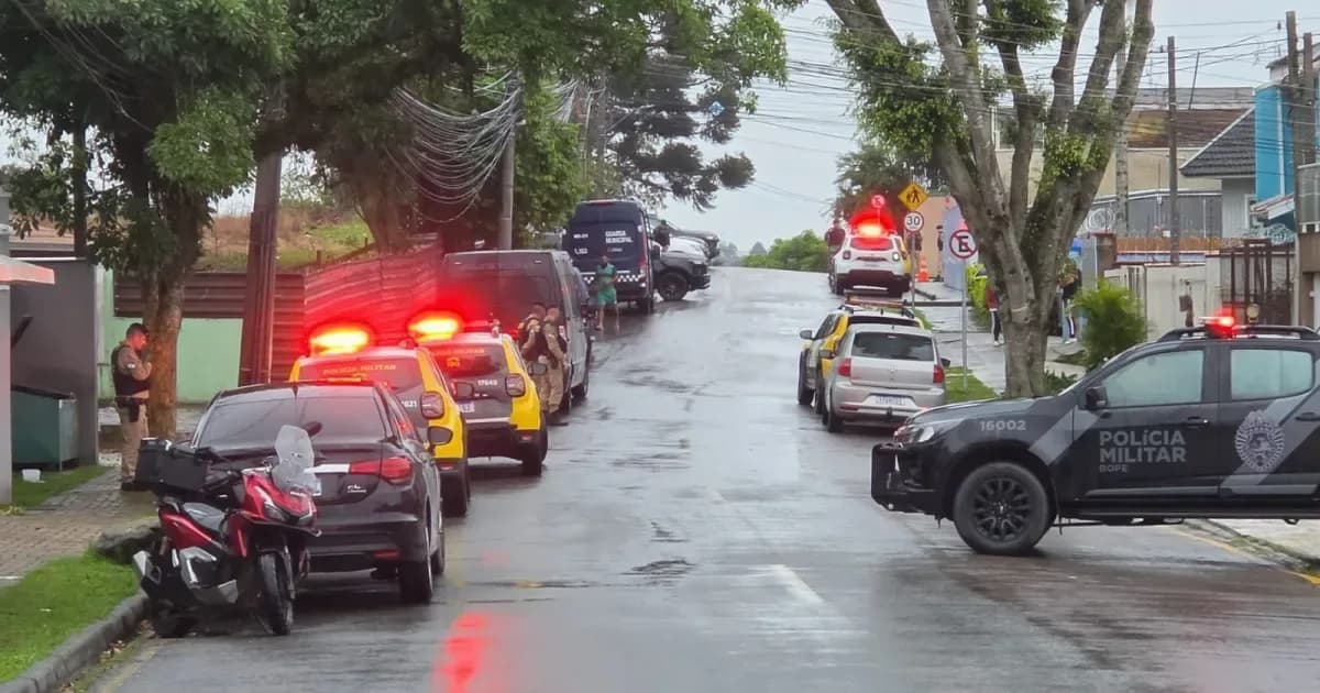Homem faz 13 crianças reféns em creche de Curitiba e é neutralizado pela polícia