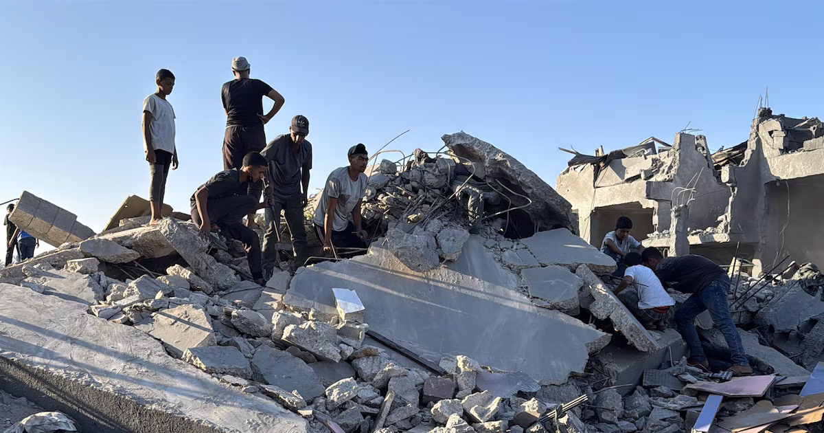 Israel bombardeia mesquitas em Gaza que abrigariam depósitos de armas do Hamas