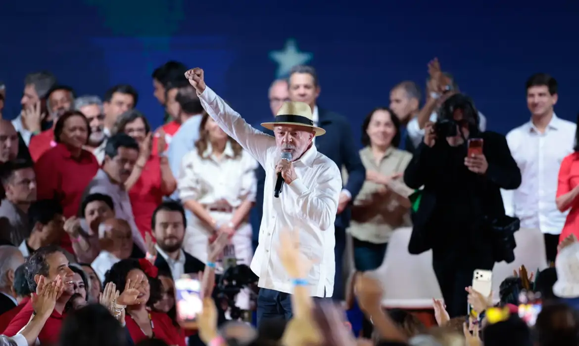 PT oficializa candidatura de Lula e Alckmin à reeleição
