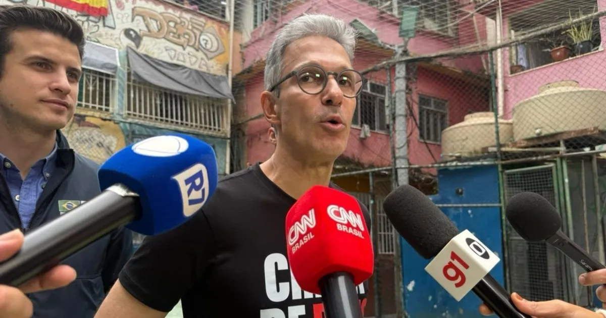Zema visita favela no Rio e cobra leis mais duras contra o crime organizado
