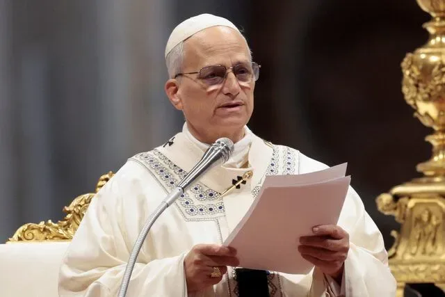 Papa Leão XIV passa por cirurgia no pulmão e procedimento é concluído com sucesso, diz Vaticano