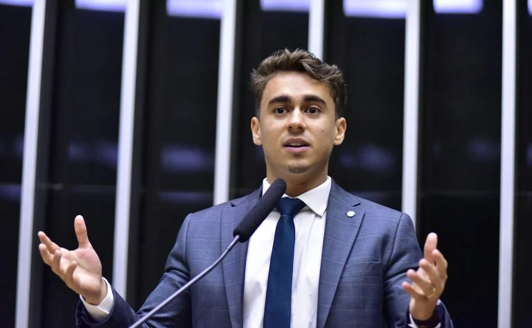 Nikolas Ferreira faz ato em Macapá contra Alcolumbre e cobra pauta do impeachment de Moraes
