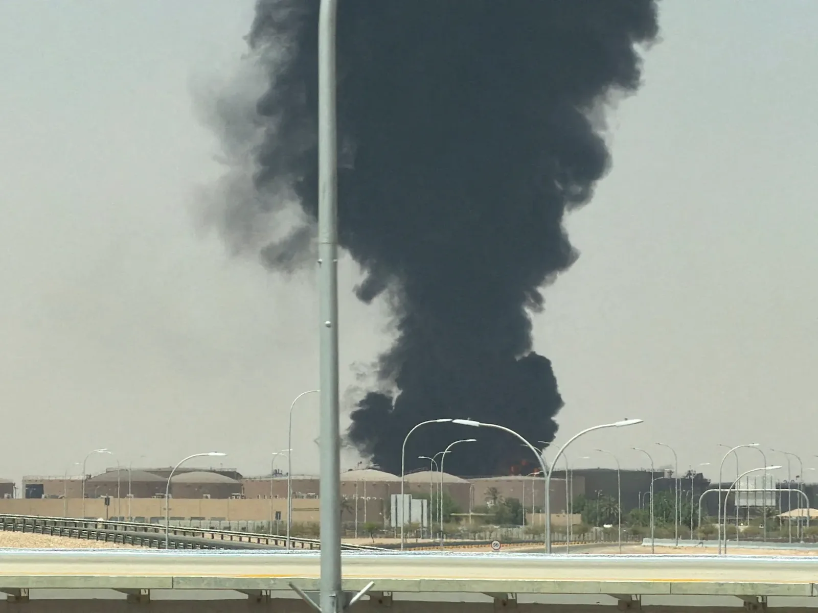 Houthis renovam ameaça a aeroportos sauditas após ataque a Riade