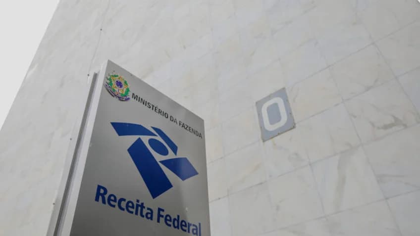 Receita Federal paga último lote de restituição do IR 2026 nesta segunda