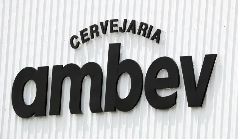 Ambev tem lucro de R$ 3,5 bilhões no 2º trimestre, alta de 25%