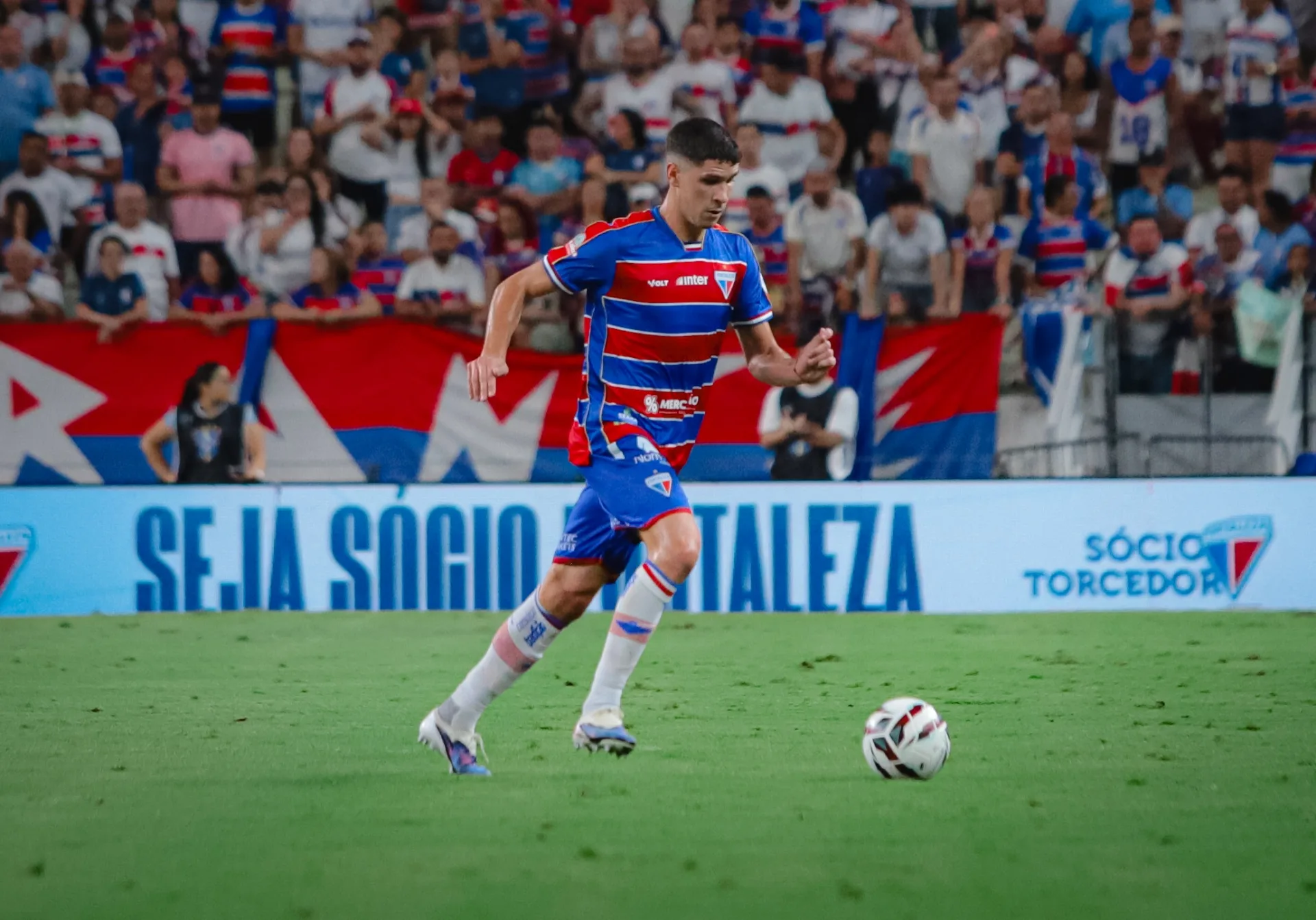 Fortaleza e Athletic-MG ficam no empate por 2 a 2 no Castelão pela Série B