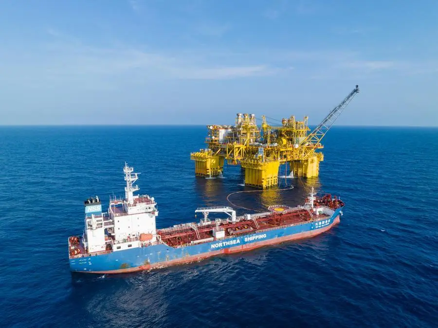 China bate recorde histórico de produção de petróleo e gás em 2025