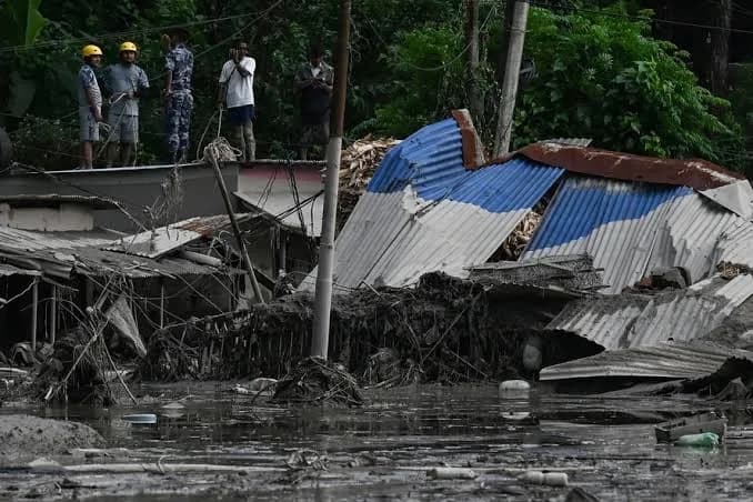 Mortos por enchentes e deslizamentos no Nepal já passam de 1.100