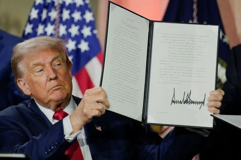 Trump propõe trocar o nome "inteligência artificial" em enquete nas redes