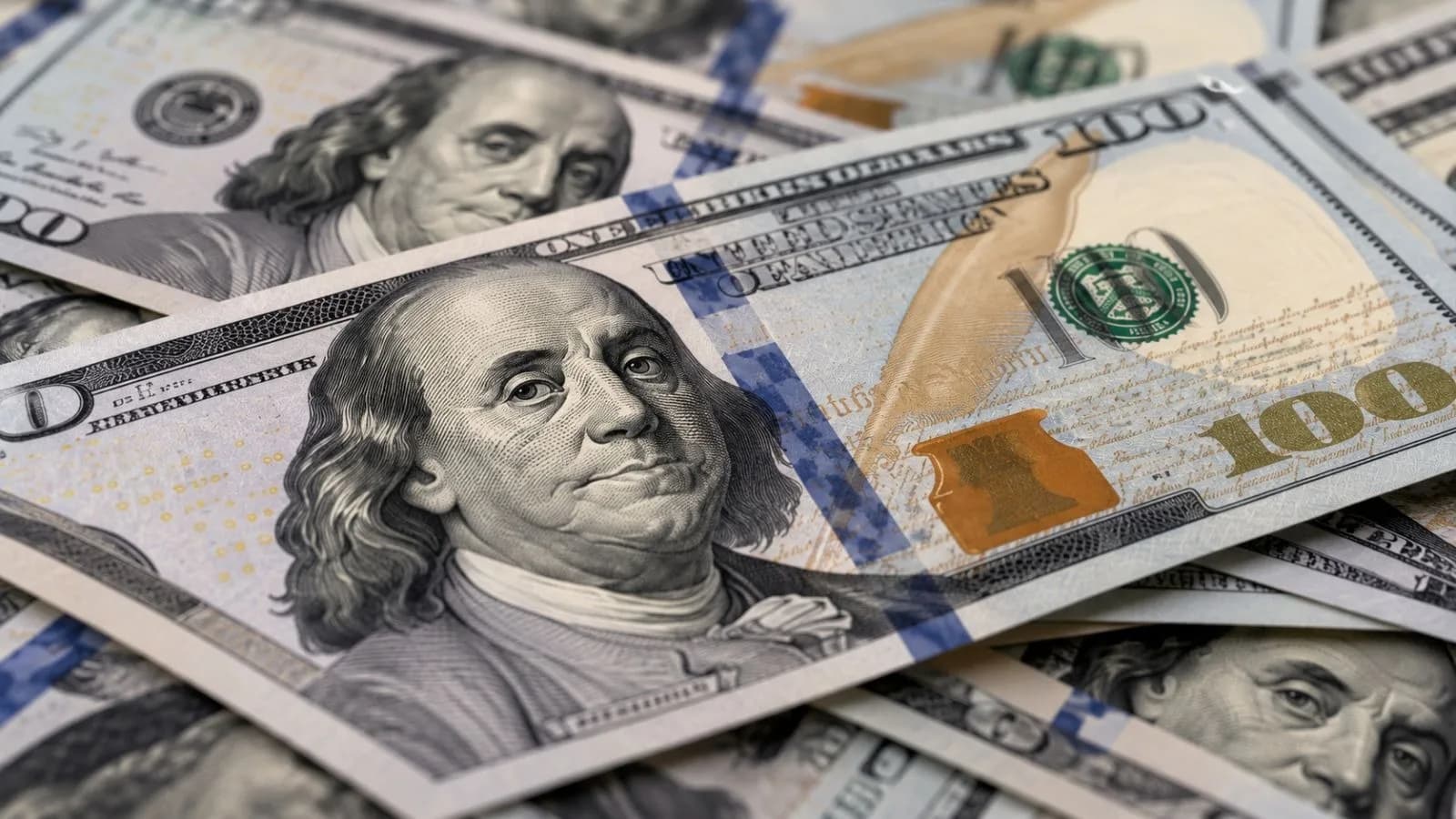 Dólar sobe a R$ 5,09 e Ibovespa recua 1,06% em dia de cautela no mercado