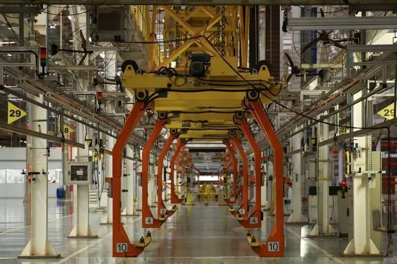 Anfavea eleva para 6,7% projeção de alta na produção de veículos em 2026