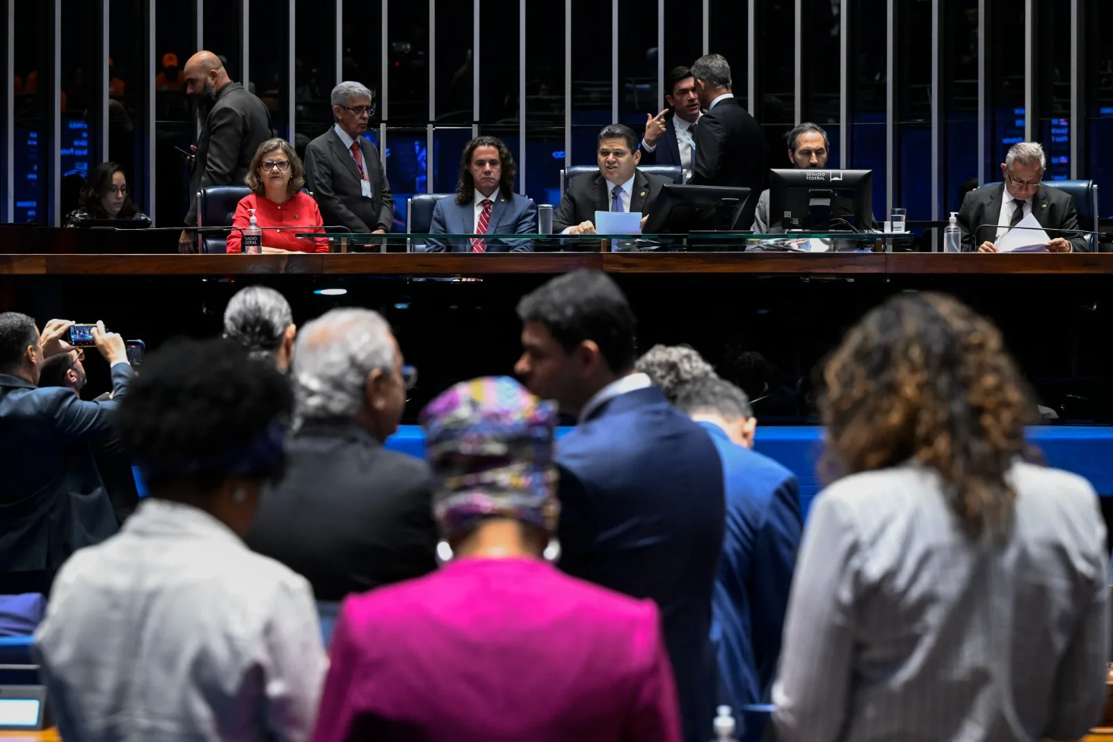 Senado aprova fim da escala 6x1 em 1º e 2º turno; texto vai à promulgação