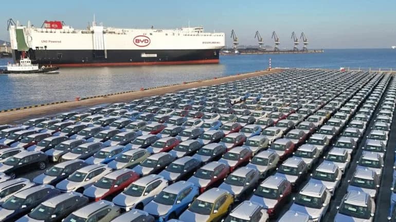 China exporta mais de 1 milhão de veículos em um único mês pela 1ª vez