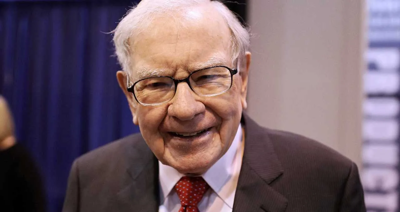 Warren Buffett deixa presidência da Berkshire Hathaway aos 96 anos