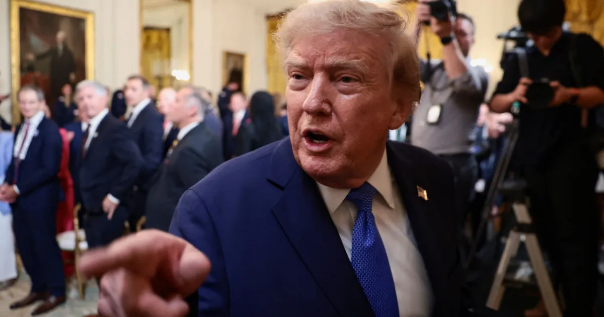 Trump diz que líder supremo do Irã está vivo, mas gravemente ferido
