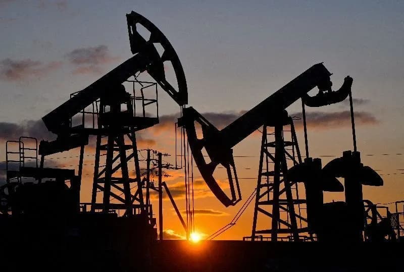 Preço do petróleo sobe mais de 3% com nova escalada entre EUA e Irã