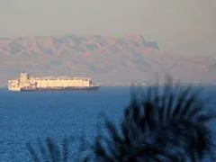 Houthis atacam petroleiro saudita 'Daisy' no Golfo de Áden