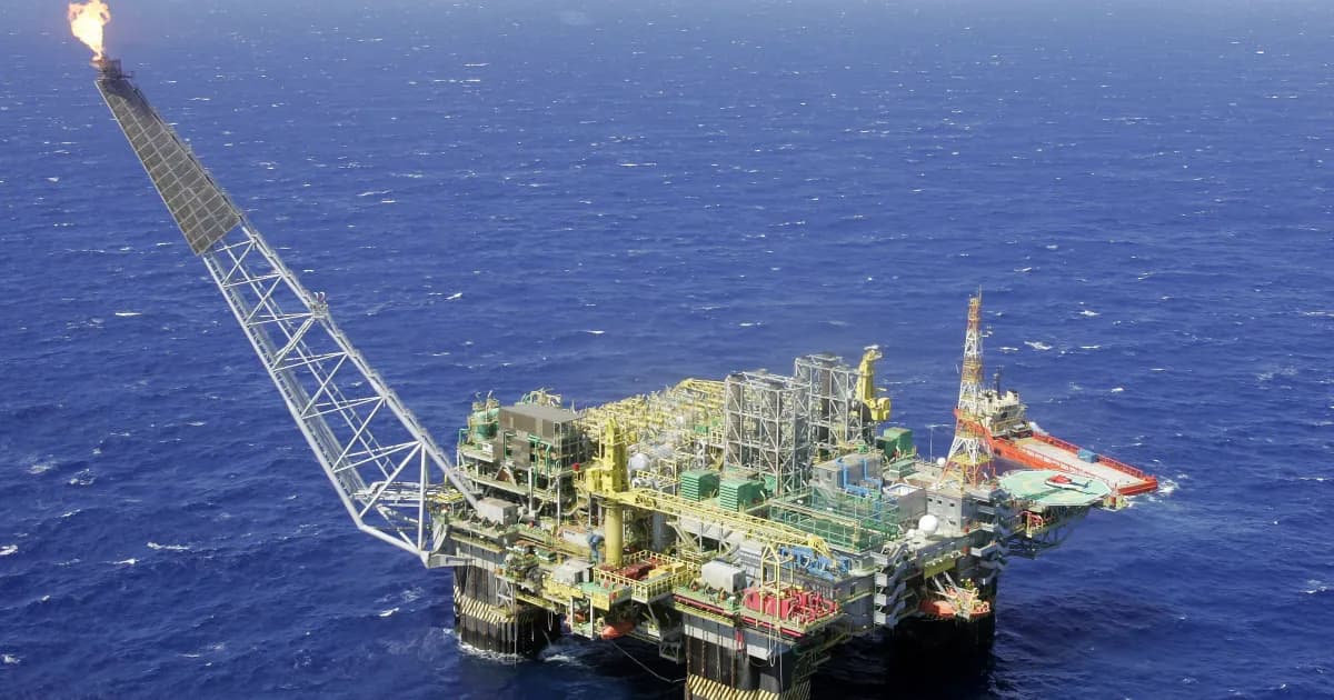 Ibovespa fecha em alta de 1,30% e supera 179 mil pontos, puxado por Petrobras