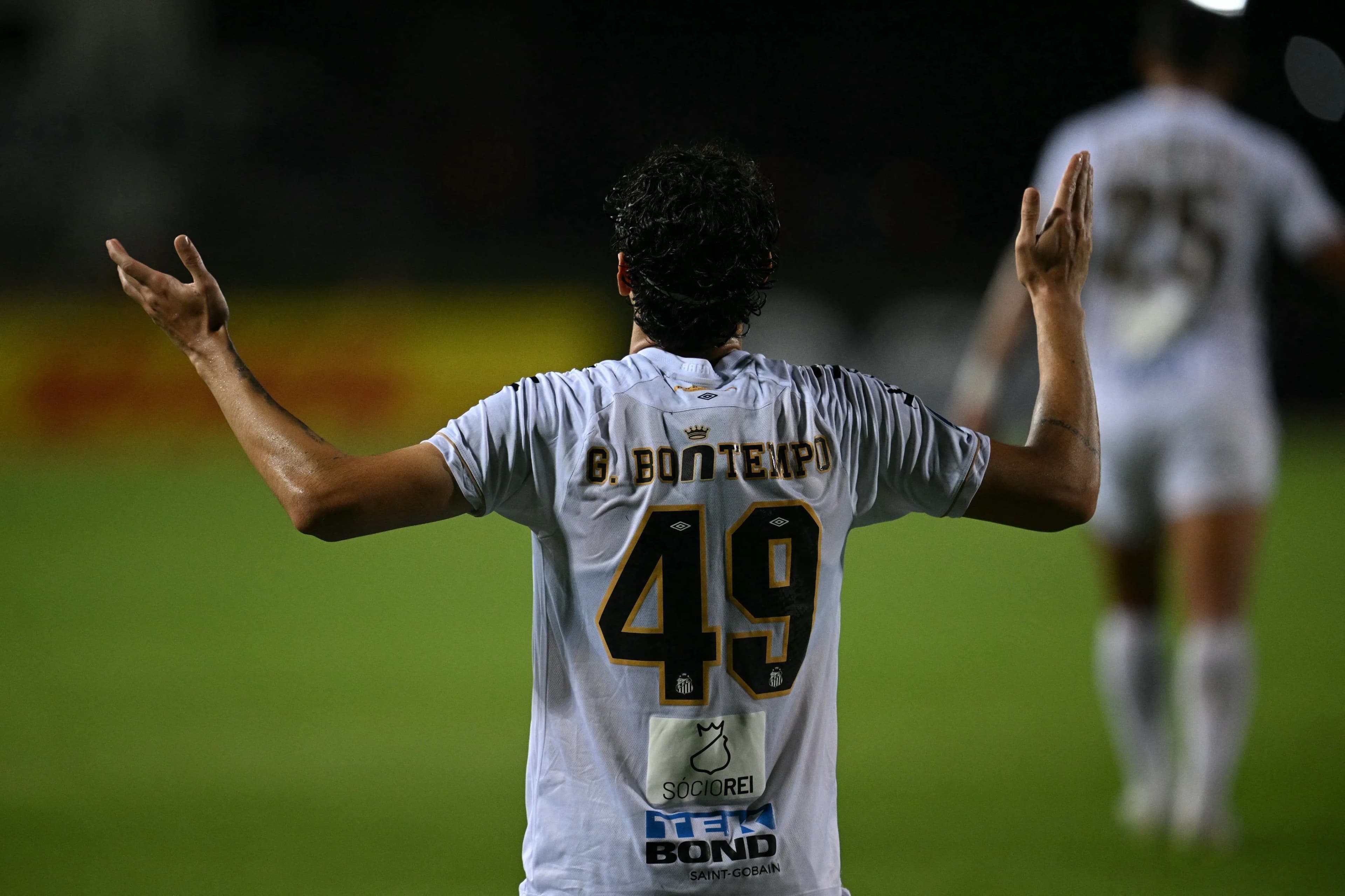 Santos fecha parceria com a Adidas para fornecer material esportivo a partir de 2028