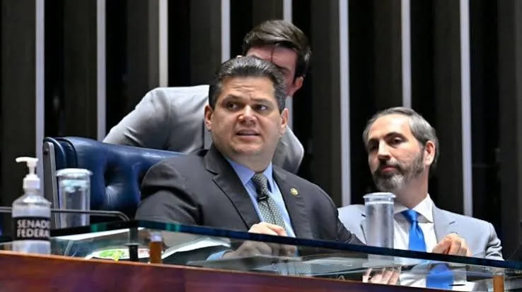 Oposição acusa Alcolumbre de manobra para evitar derrota do governo no Senado