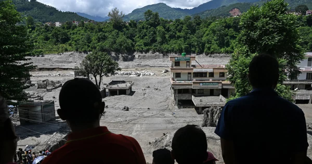 Mortos em enchentes no Nepal e na China chegam a 750, e mais de 3 mil seguem desaparecidos