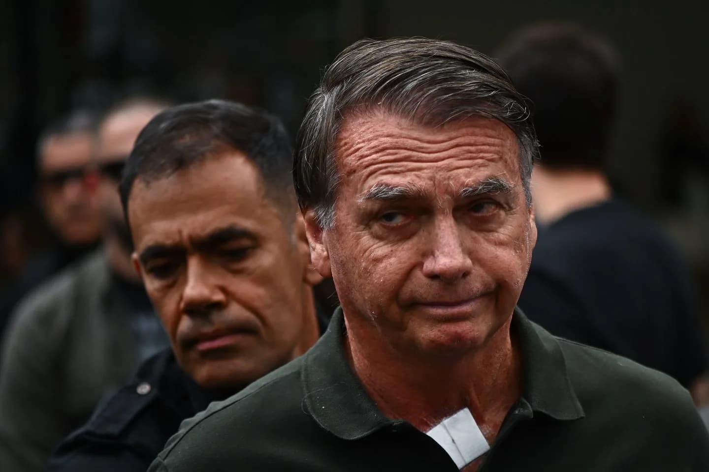 Moraes libera Flávio Bolsonaro para retomar visitas ao pai