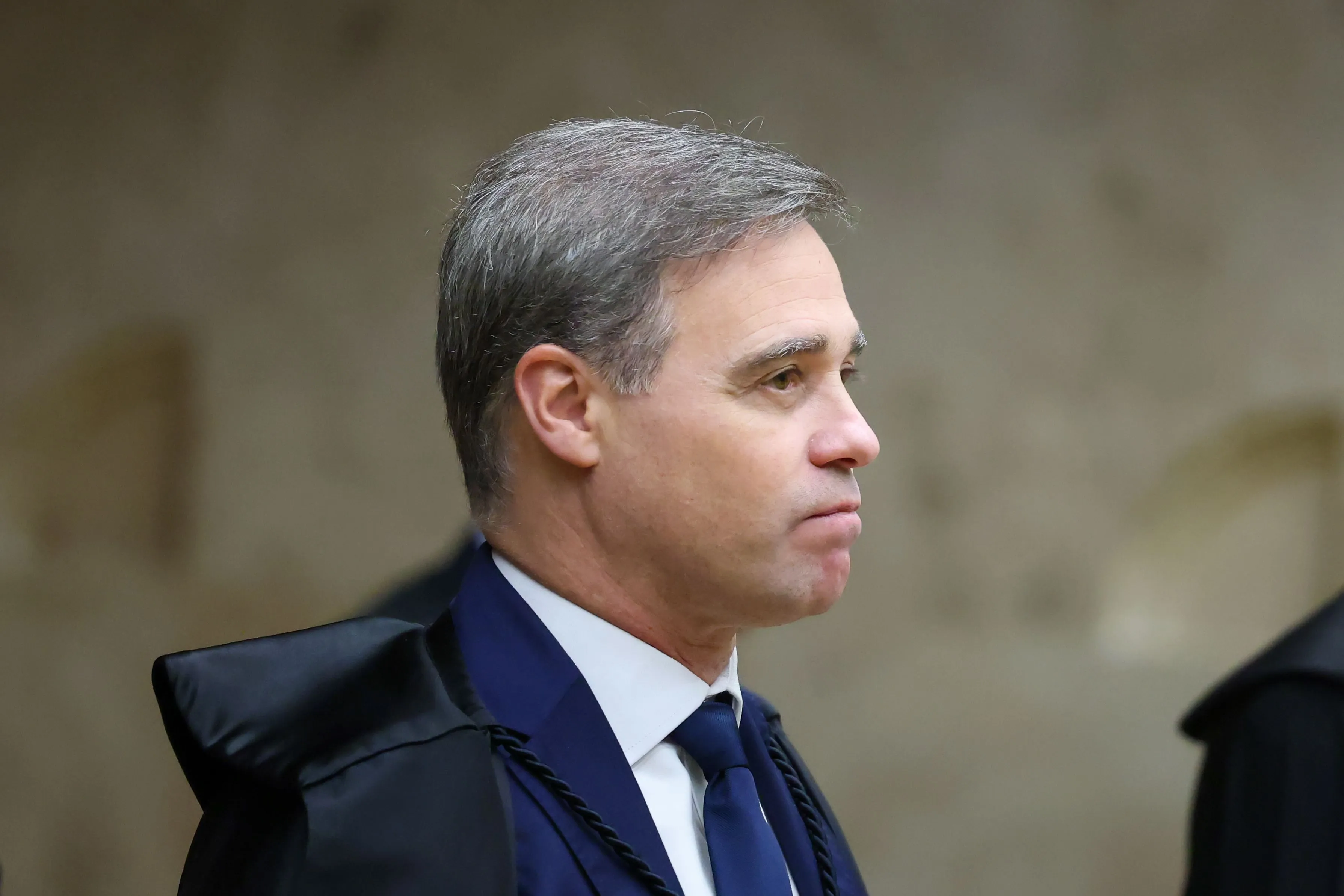 Mendonça articula votos no STF para abrir investigação contra Moraes