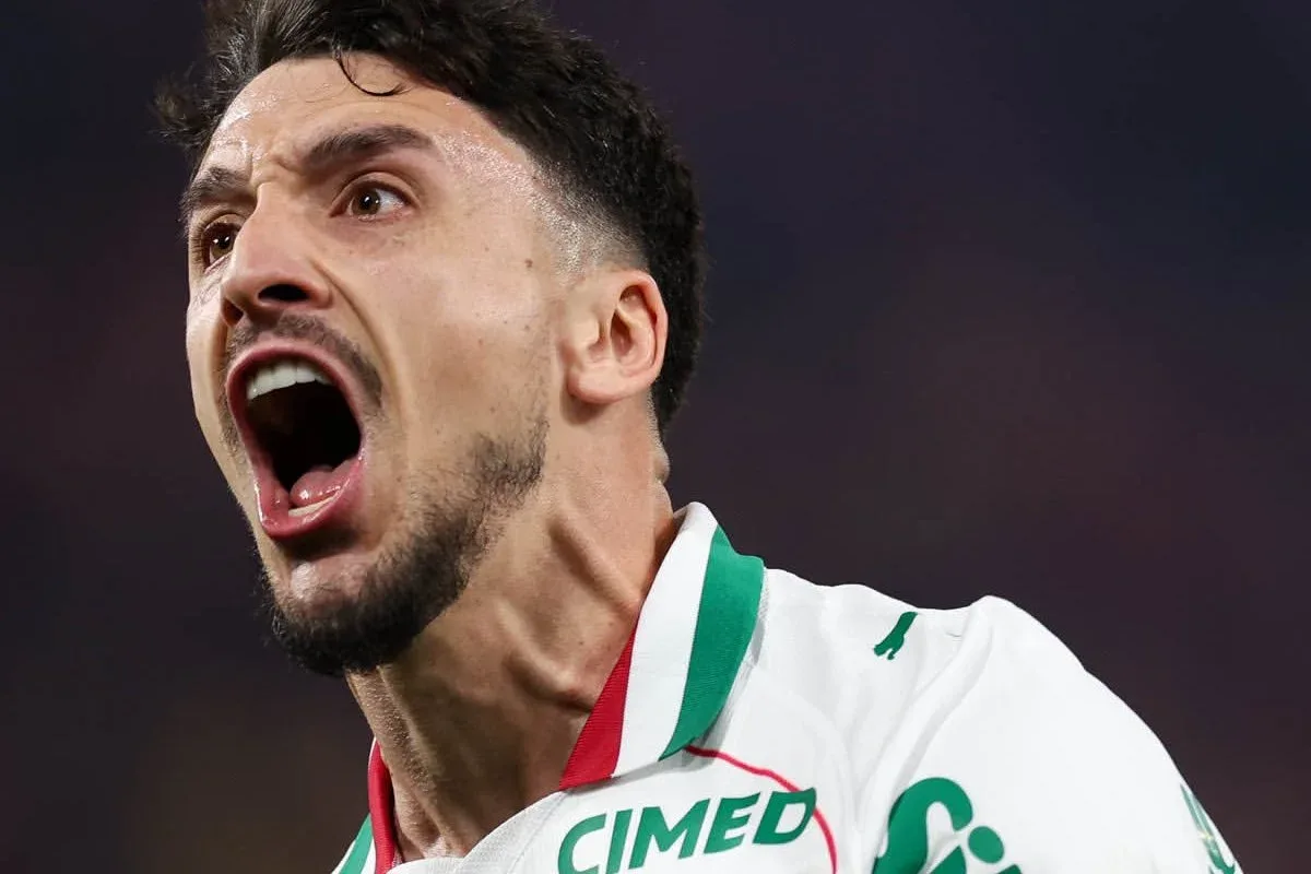 Palmeiras vence o Athletico-PR e assume a liderança do Brasileirão