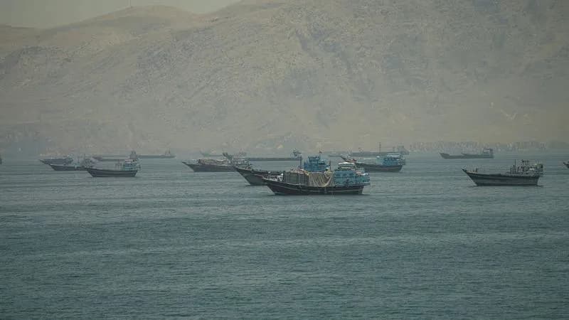 Irã amplia para 45 o número de navios ameaçados no Estreito de Ormuz
