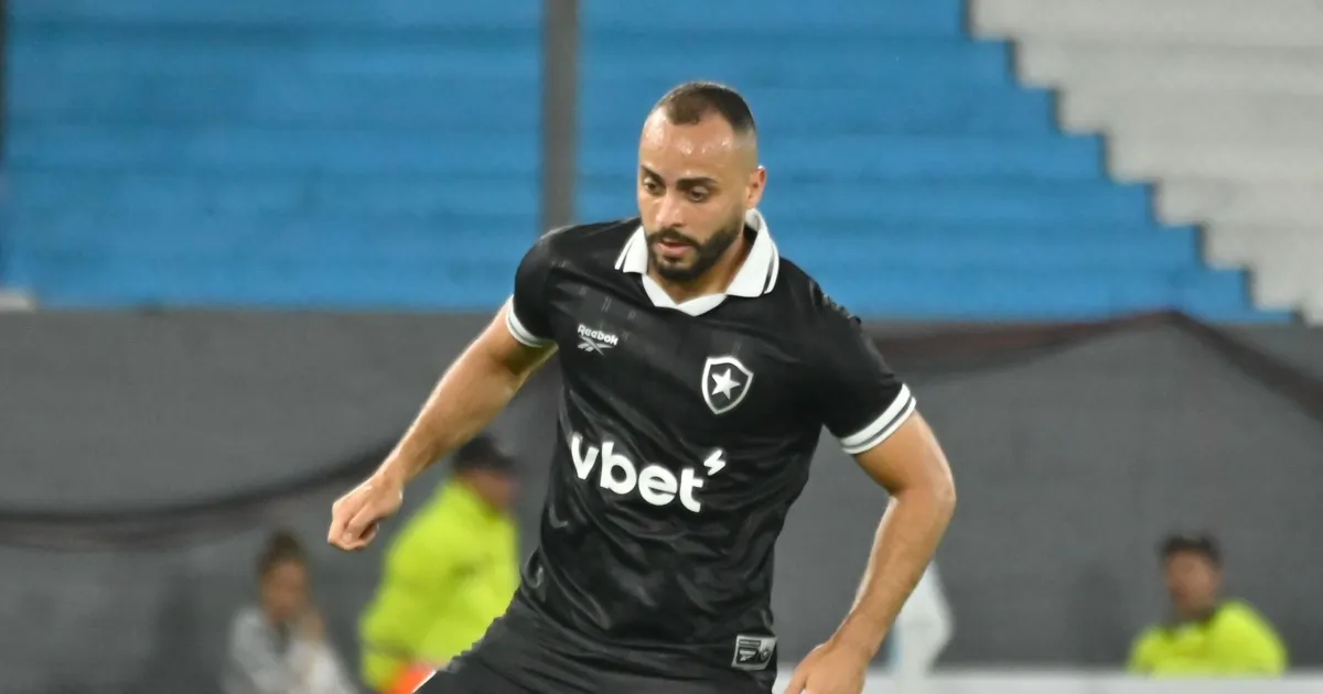 Botafogo recebe proposta do Tigres, do México, por Arthur Cabral
