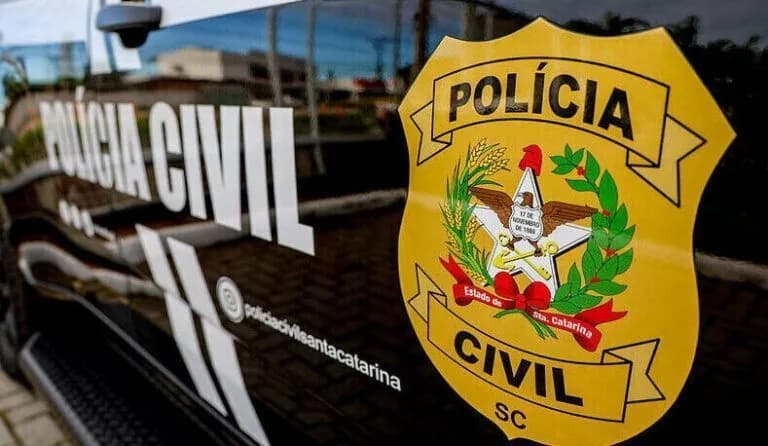Casal é preso em SC após atrair homem para encontro falso e matá-lo a facadas