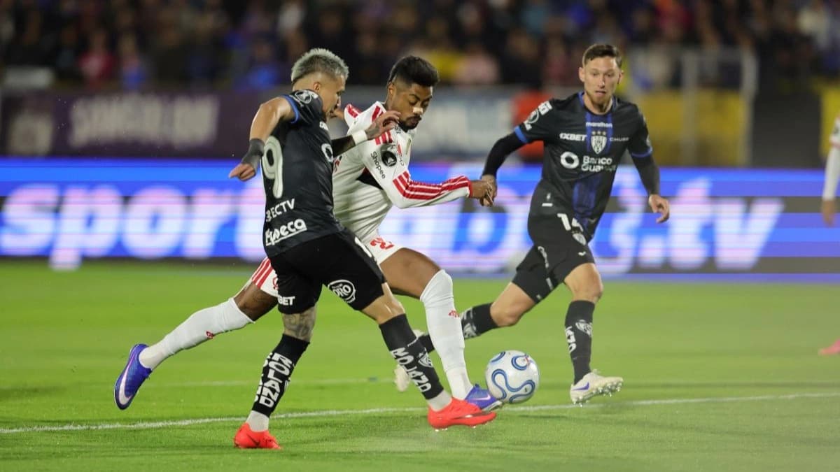 Flamengo vence Independiente del Valle por 2 a 0 na altitude de Quito pela Libertadores
