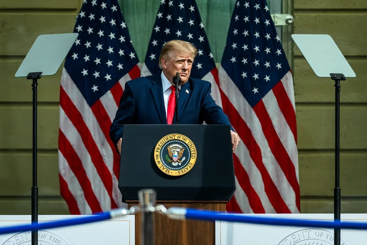 Trump chama de "vergonha" retomada de ataques ucranianos a refinarias russas