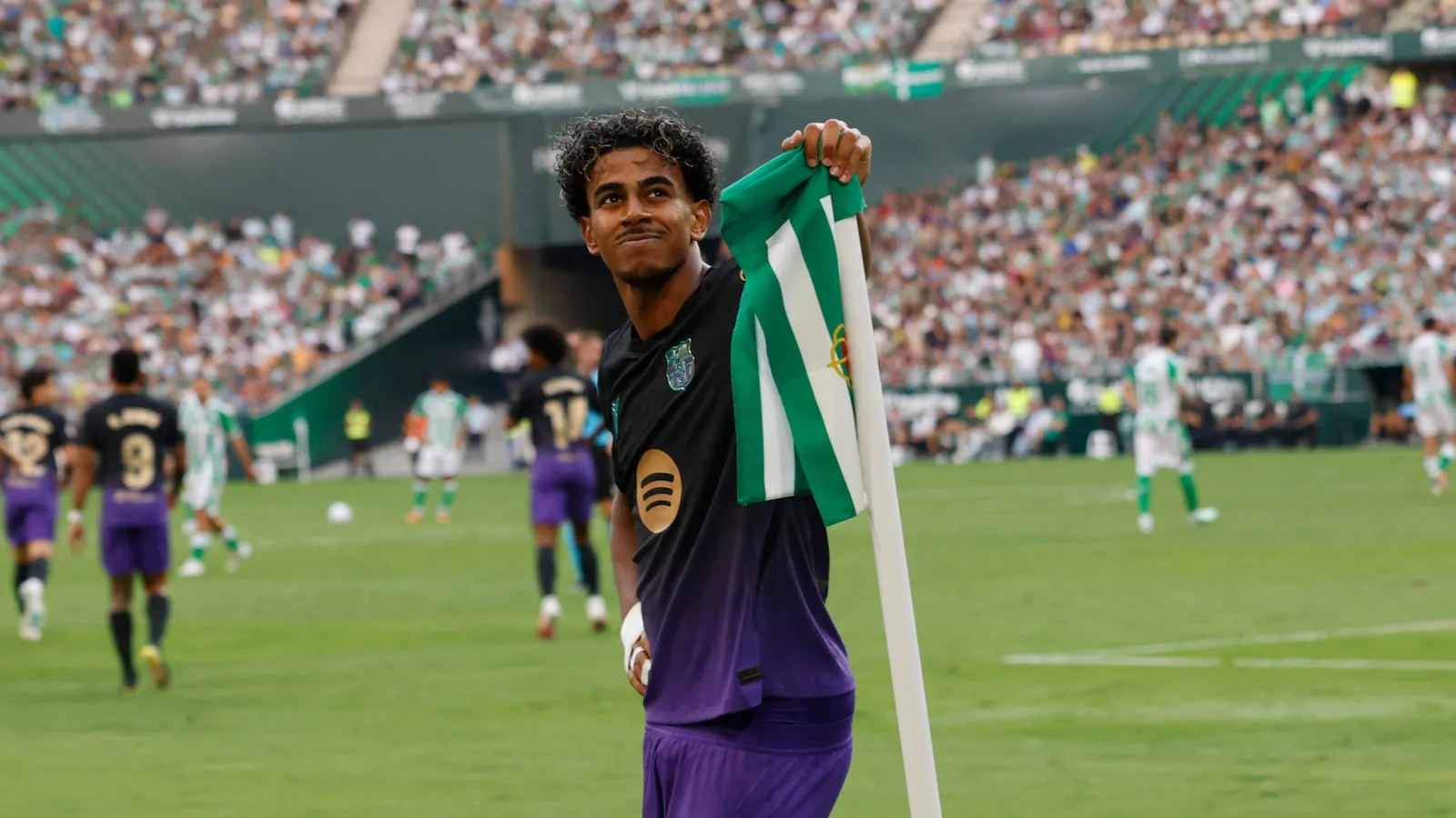 Barcelona goleia o Betis por 5 a 2 pela LaLiga, com gols de Lamine Yamal e Gabriel Jesus