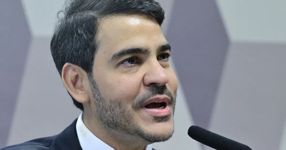 AGU usa decisão sobre precatórios do Banco Master para criticar Flávio Bolsonaro