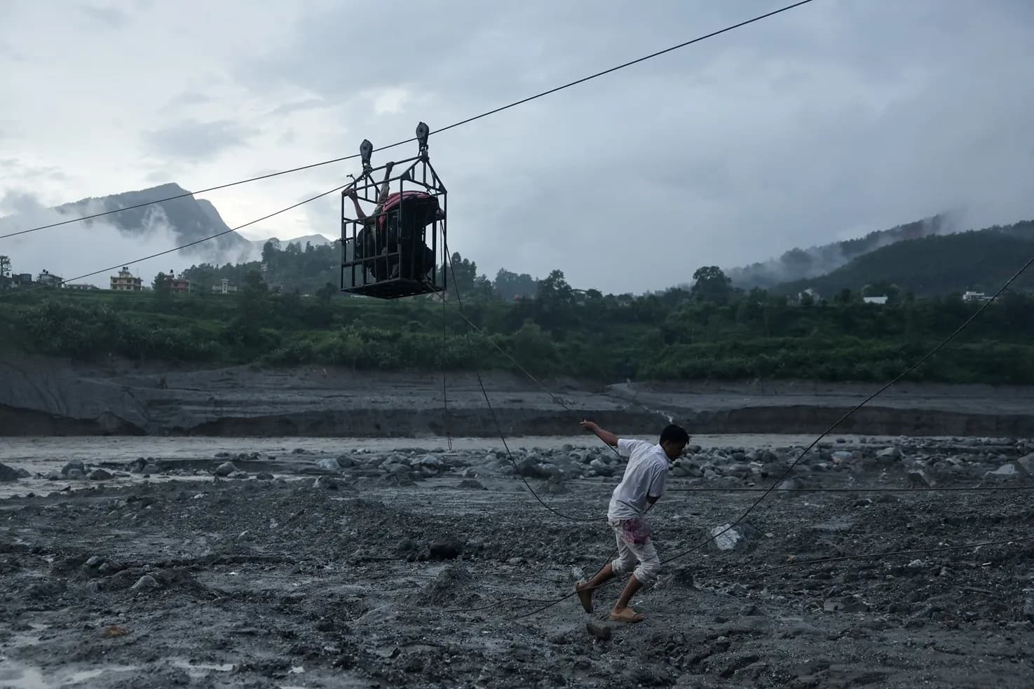 Nepal acelera reconstrução de sistema de alerta na fronteira com a China