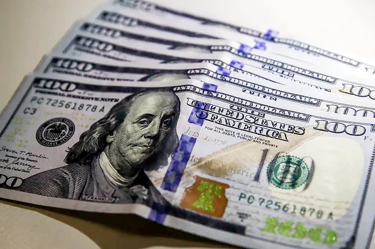Ibovespa fecha em alta de quase 1% com disparada do petróleo e expectativa eleitoral