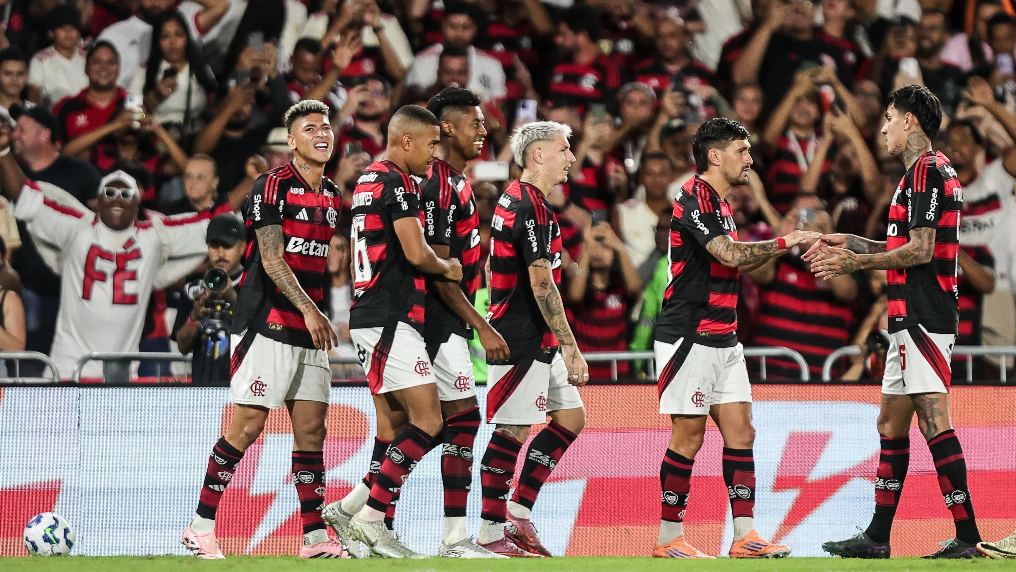 Arrascaeta sofre fratura no punho e deve desfalcar o Flamengo pelo resto da temporada