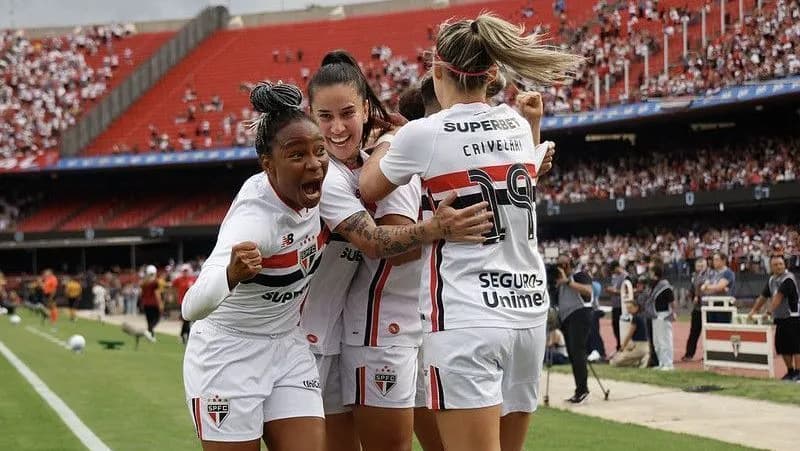 São Paulo empata com Corinthians e conquista inédito título do Brasileirão Feminino