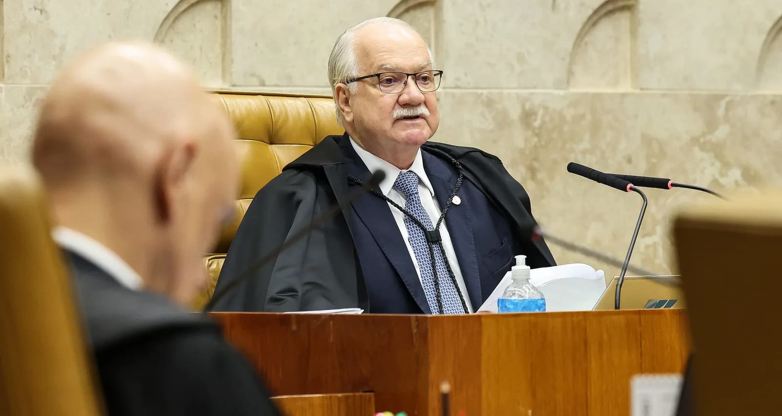 Fachin cancela sessão do STF que julgaria acusação de Moraes contra Mendonça