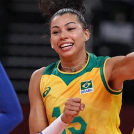 Medalhista olímpica Carolana revela que superou câncer de colo do útero