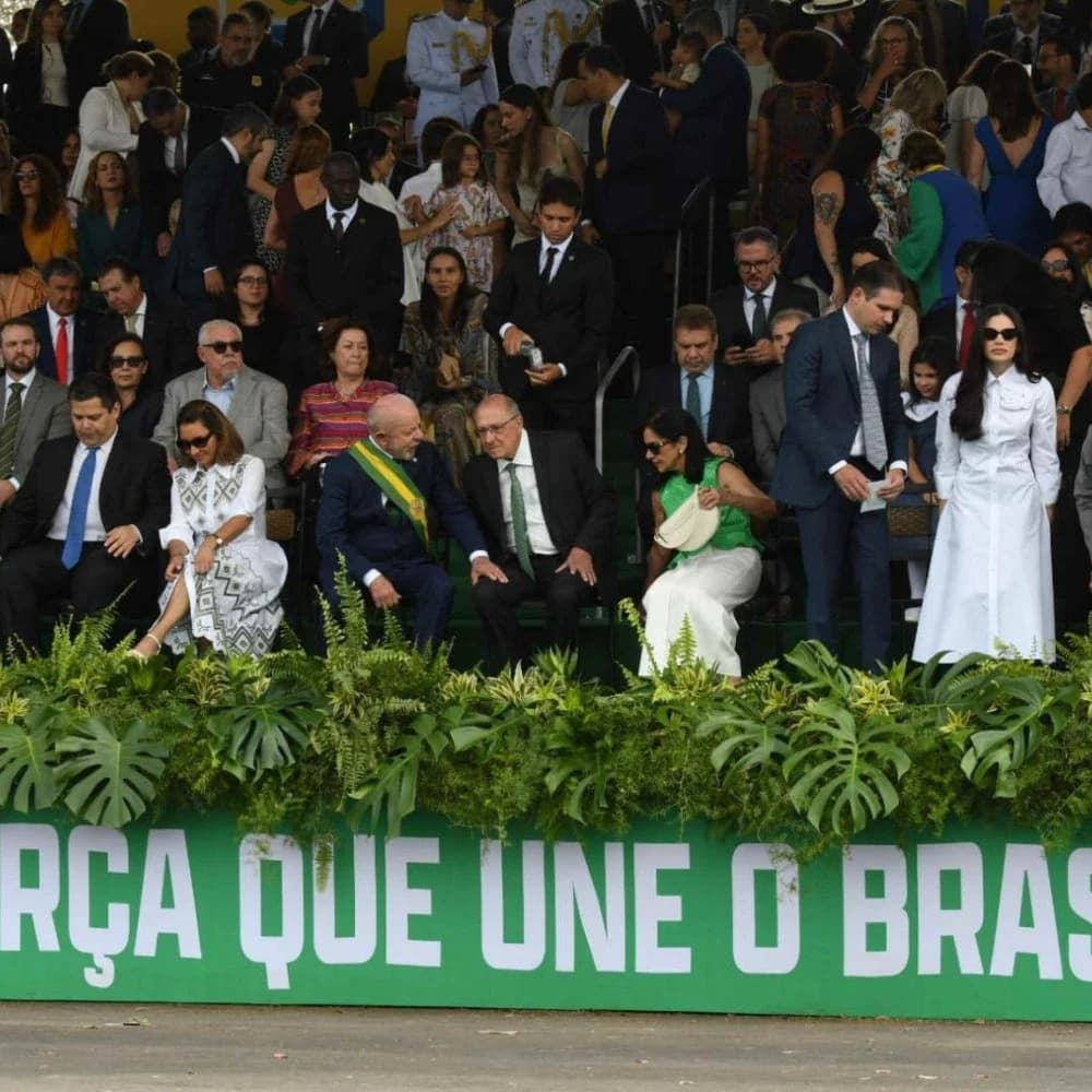 Só Fachin comparece ao desfile de 7 de Setembro em meio à crise no STF